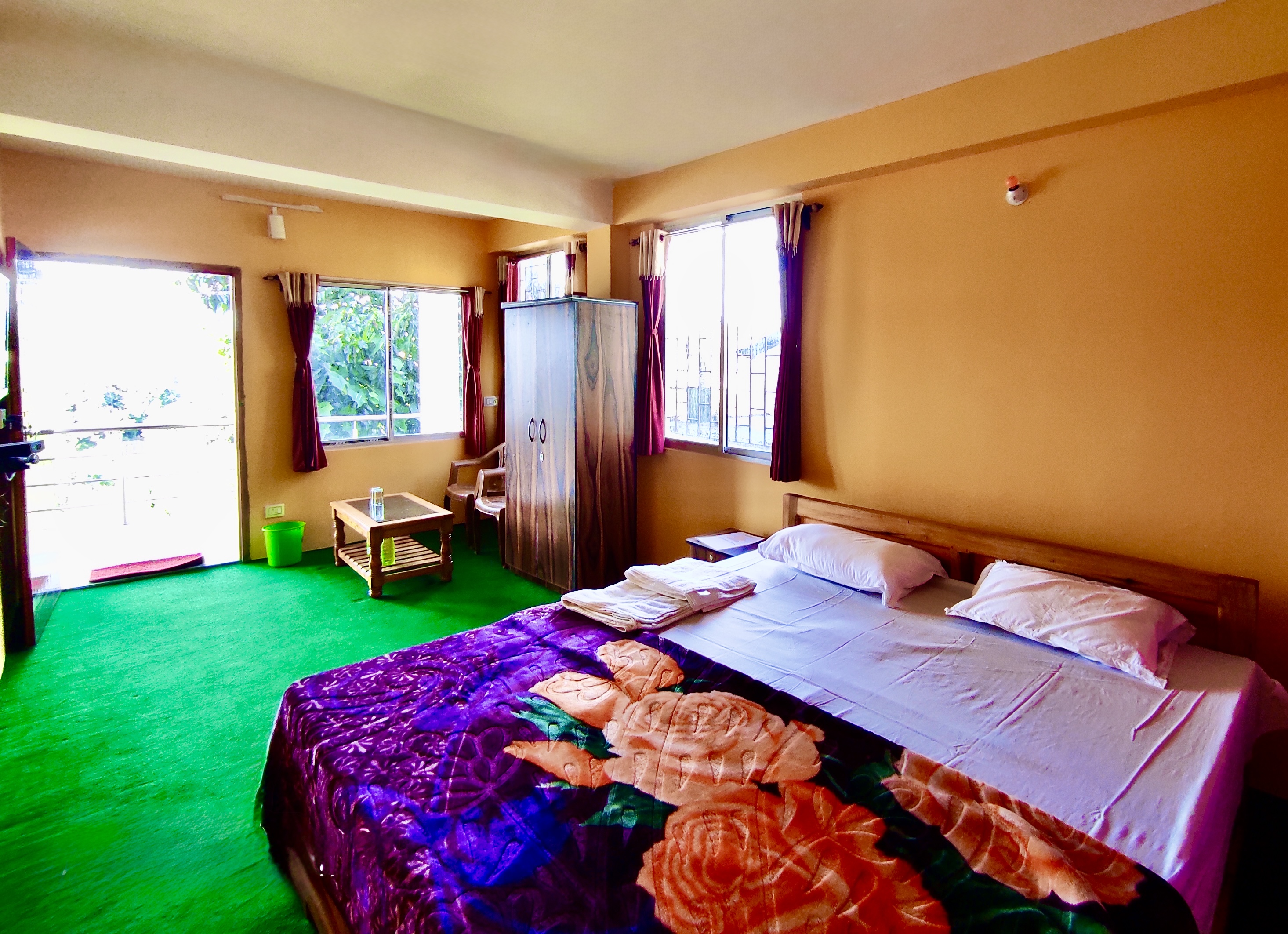 Golden Sunview Room